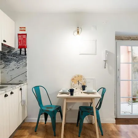 Beautiful Studio,sleeps2 Nr Santa Maria De Belem Daire Lisboa